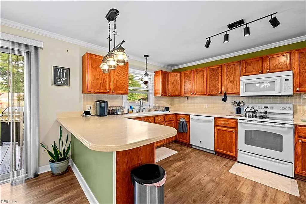 311 Sussex CT, SUFFOLK VA 23434 - Photo 4