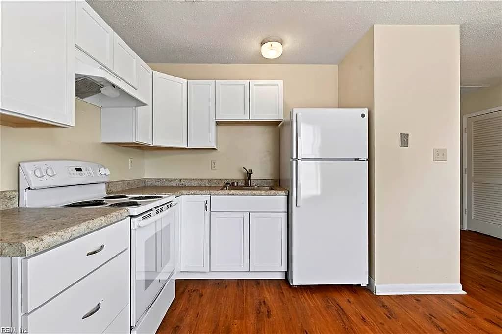 2344 Grandy AVE #B, NORFOLK VA 23509 - Photo 2