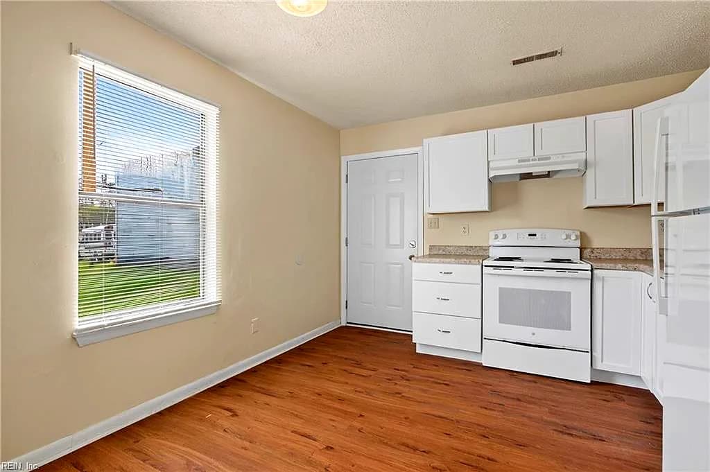 2344 Grandy AVE #B, NORFOLK VA 23509 - Photo 4