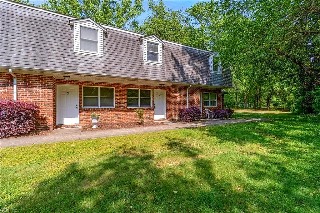 90 Francis ST, PORTSMOUTH VA 23702 - Main photo