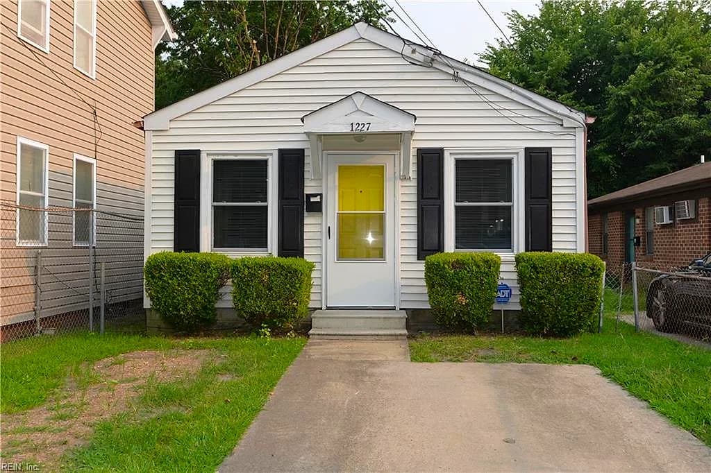 1227 W 41st ST, NORFOLK VA 23508 - Photo 2
