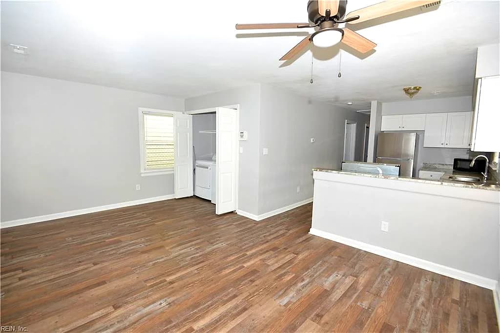 1227 W 41st ST, NORFOLK VA 23508 - Photo 3