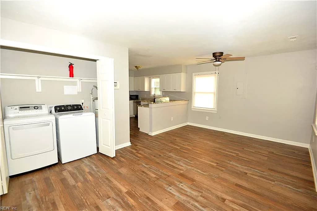 1227 W 41st ST, NORFOLK VA 23508 - Photo 4