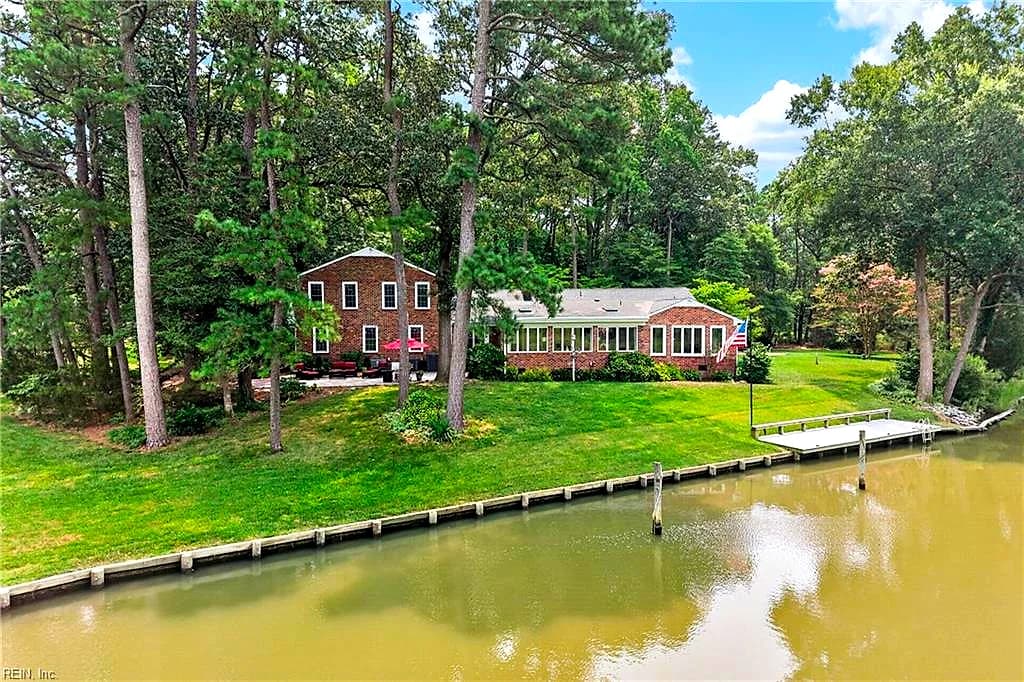 114 Bonito DR, YORKTOWN VA 23692 - Photo 3