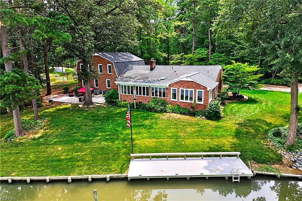 114 Bonito DR, YORKTOWN VA 23692 - Photo 4
