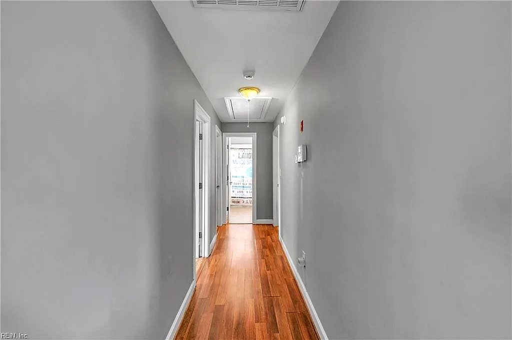 104 Oak ST, YORKTOWN VA 23693 - Photo 5