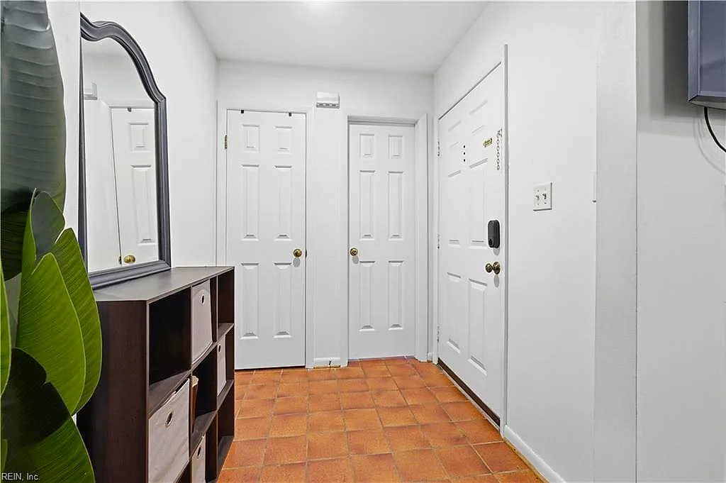 351 Pender CT, NORFOLK VA 23517 - Photo 4