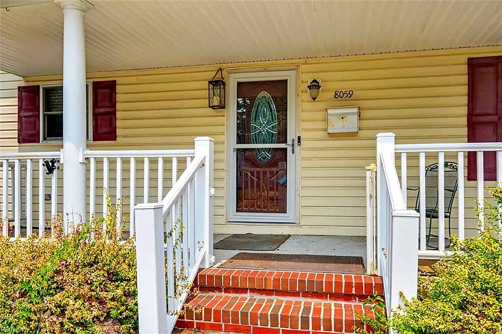 8059 W Glen RD, NORFOLK VA 23505 - Photo 5