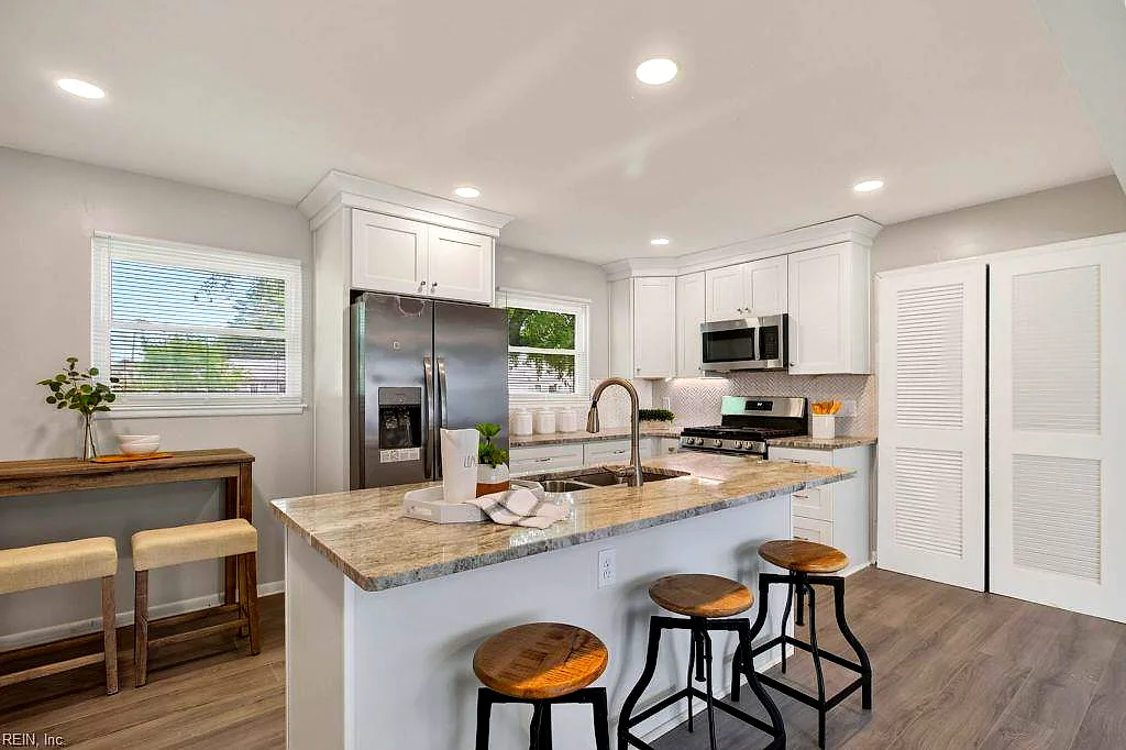 214 Martha Lee DR, Hampton — 3 bed Residential, 981 sqft