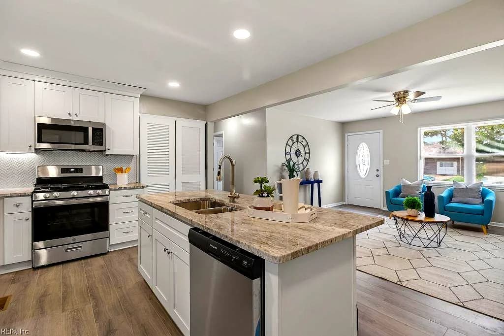 214 Martha Lee DR, HAMPTON VA 23666 - Photo 3