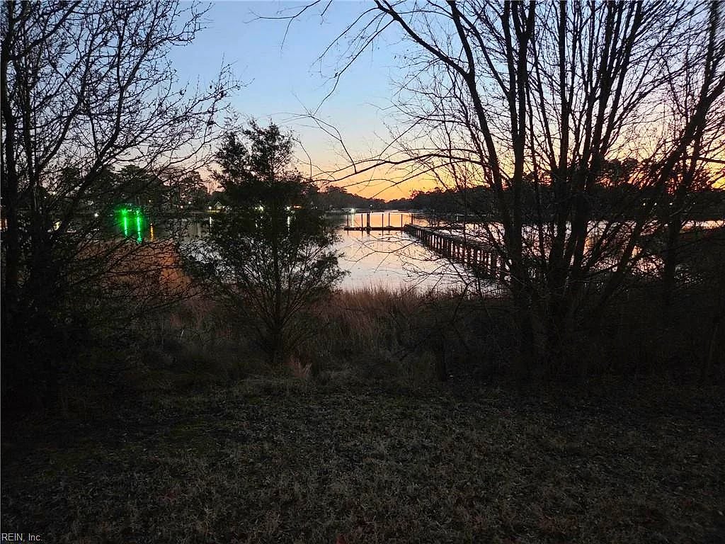 460 Shorewood CT, Norfolk — Land and Farms