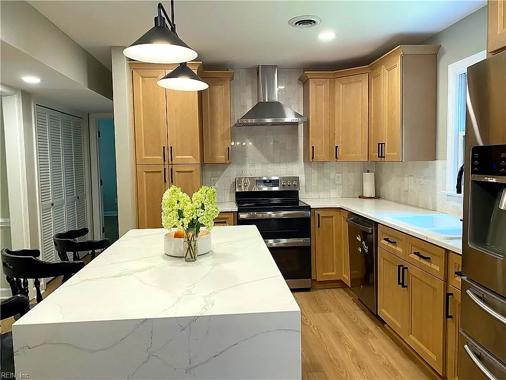 7615 Gloucester Village DR, GLOUCESTER VA 23061