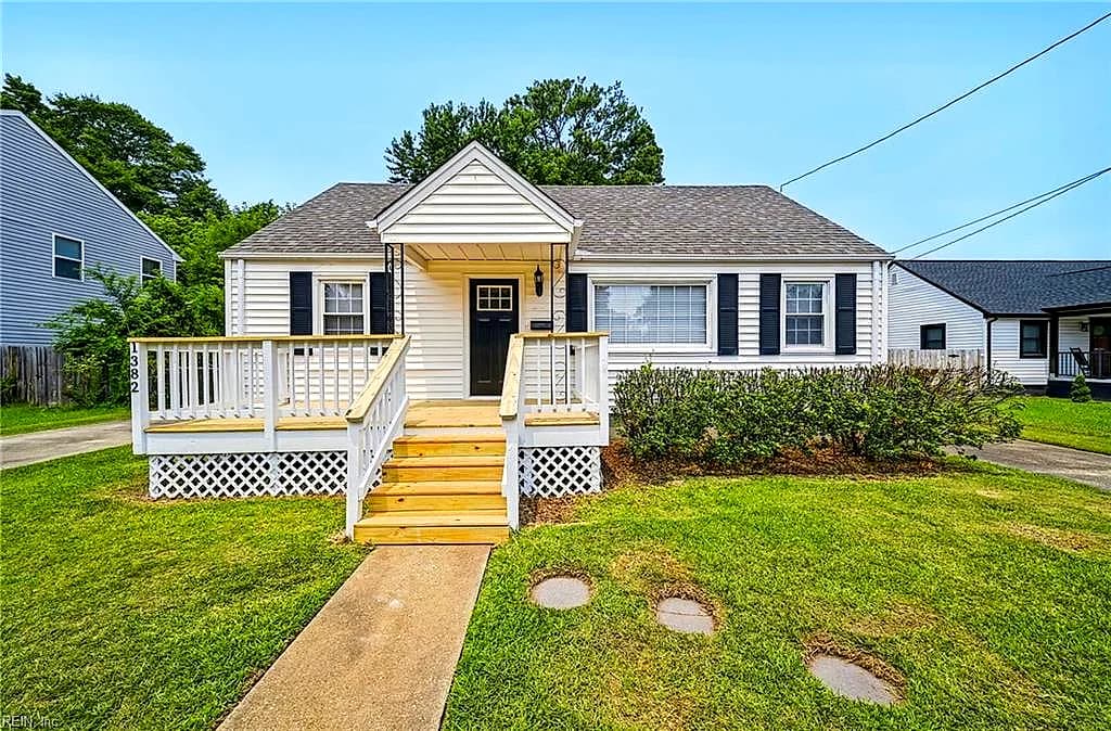 1382 Hammond CT, NORFOLK VA 23503 - Main photo
