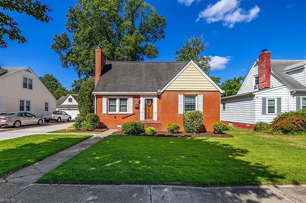 131 Robinson RD, HAMPTON VA 23661