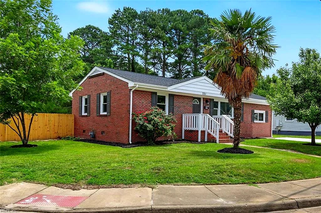 701 Sparrow RD, CHESAPEAKE VA 23325