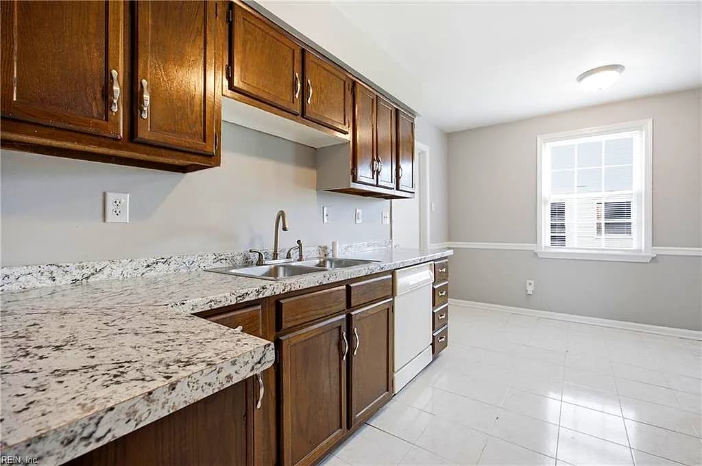 2065 Susan Lee LN, VIRGINIABEACH VA 23464 - Photo 3