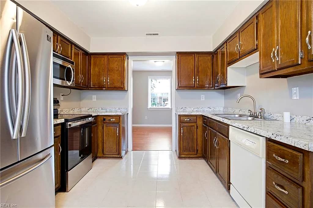 2065 Susan Lee LN, VIRGINIABEACH VA 23464 - Photo 5