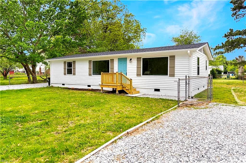 1256 Poquoson AVE, POQUOSON VA 23662 - Photo 2
