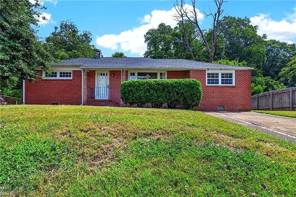 18 Bethel RD, NEWPORTNEWS VA 23608 - Photo 4