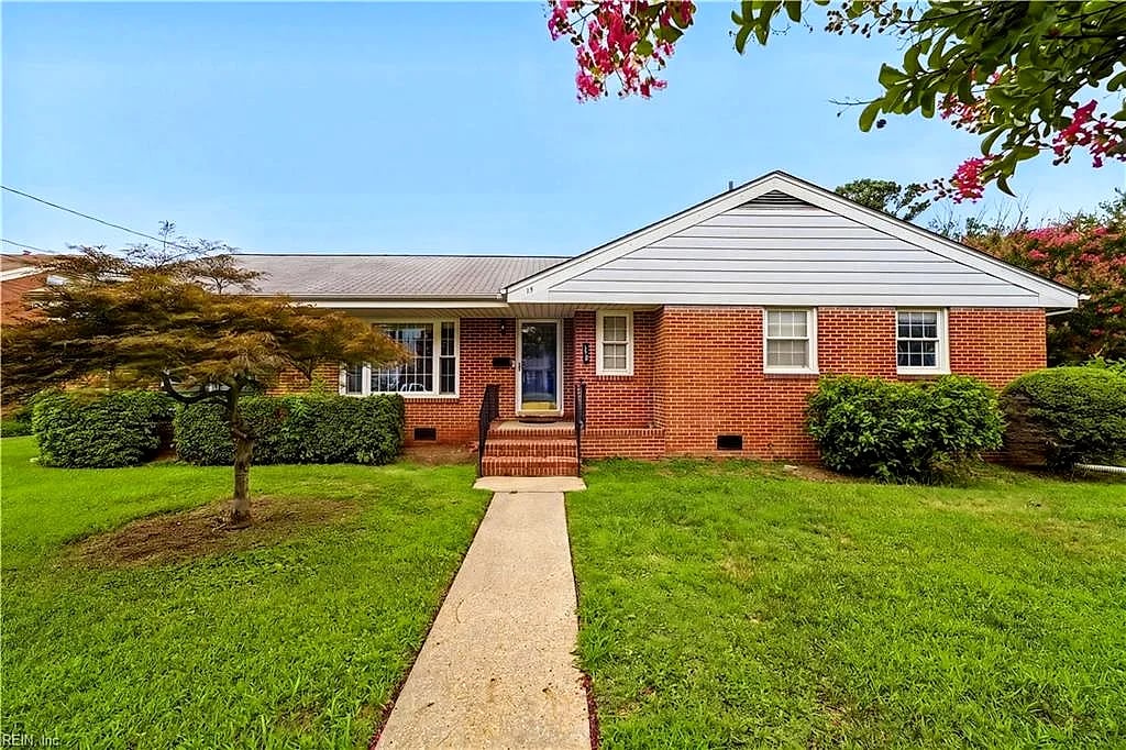 15 Hodges DR, Hampton — 5 bed Residential, 2,060 sqft