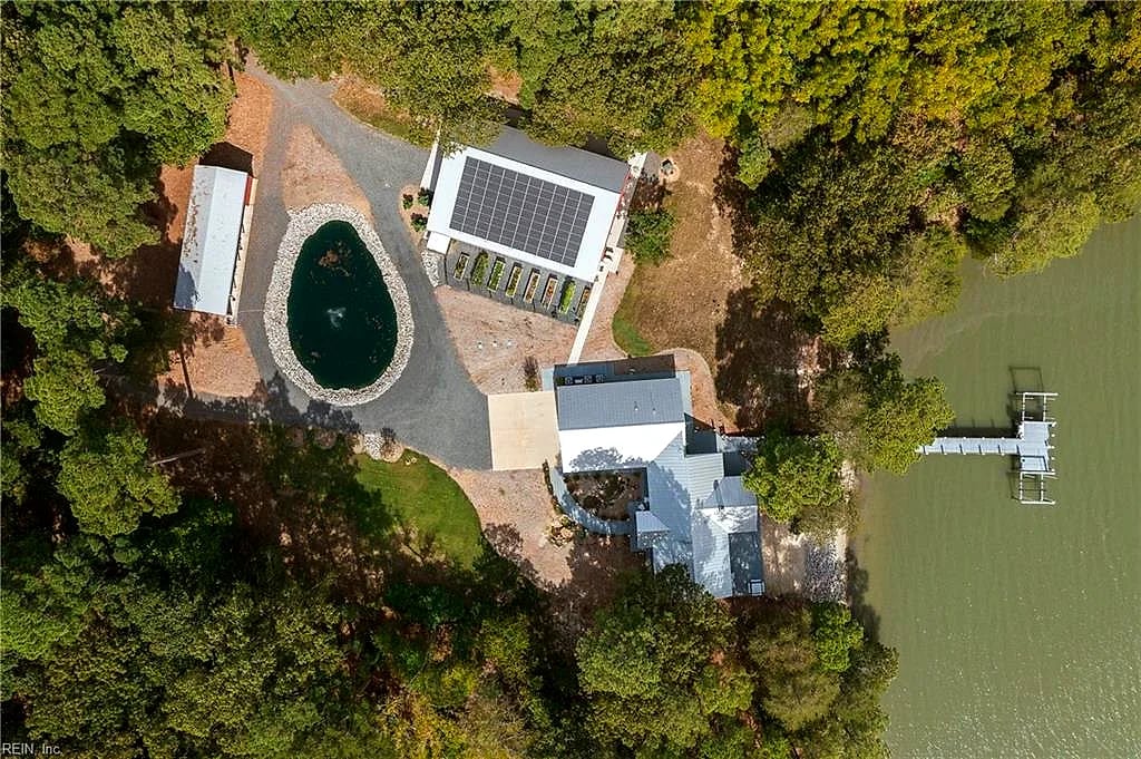 8419 Shooting Point DR, Machipongo — 2 bed Residential, 2,560 sqft