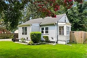 1 Baxter ST, HAMPTON VA 23669 - Photo 4