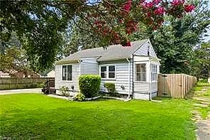 1 Baxter ST, HAMPTON VA 23669 - Photo 5