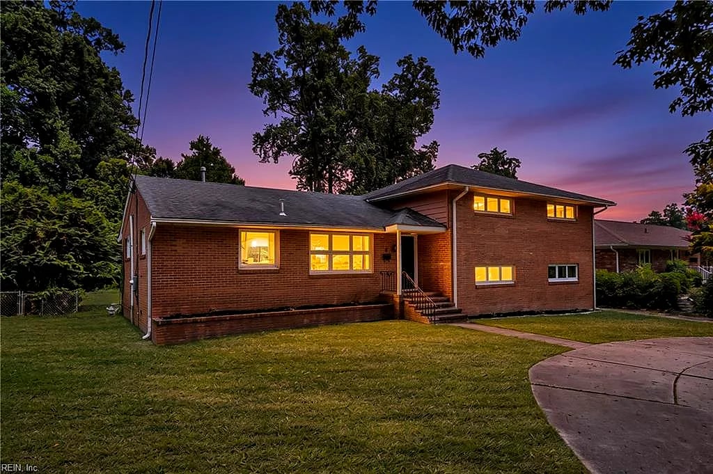 6 Downing PL, NEWPORT NEWS VA 23606