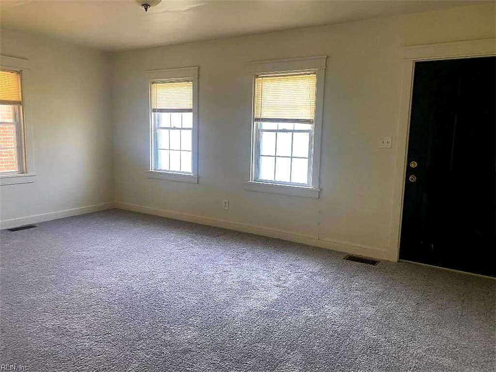 1203 Weiss ST, EMPORIA VA 23847 - Photo 4