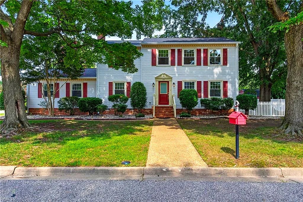 90 ORCHARD CIR, NEWPORT NEWS VA 23602