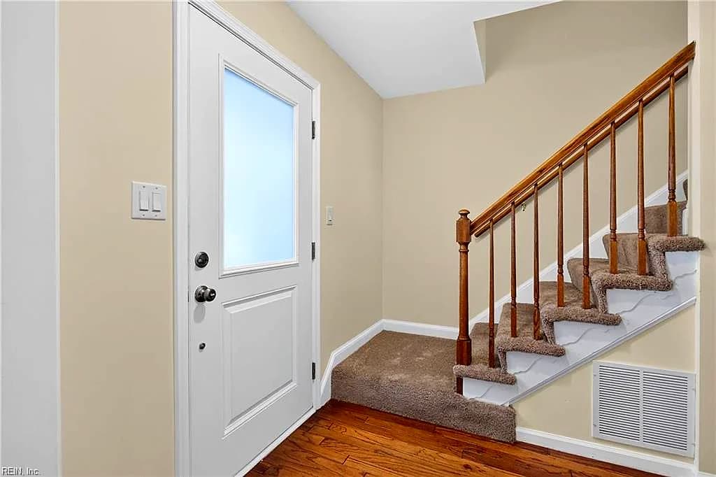 90 ORCHARD CIR, NEWPORTNEWS VA 23602 - Photo 4