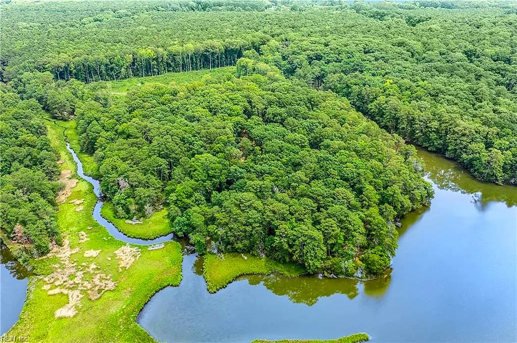 11.8ac Five Gables Woodlands NONE, Gloucester — Land and Farms