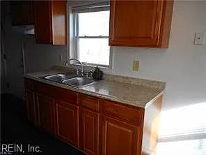 718 W Queen ST, HAMPTON VA 23669 - Photo 5
