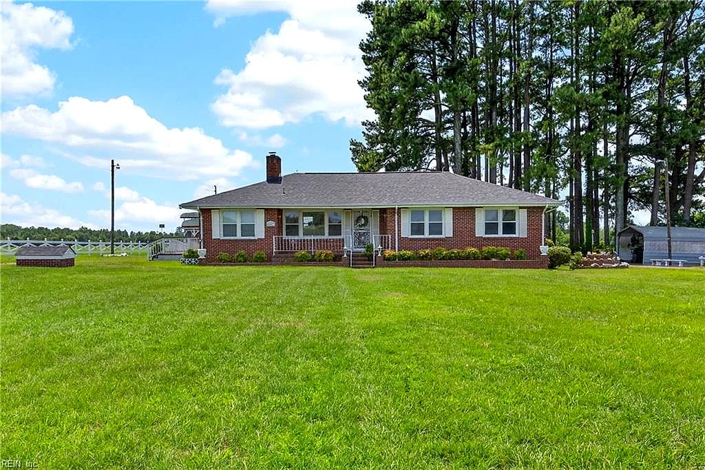 8497 Gates RD, SUFFOLK VA 23437