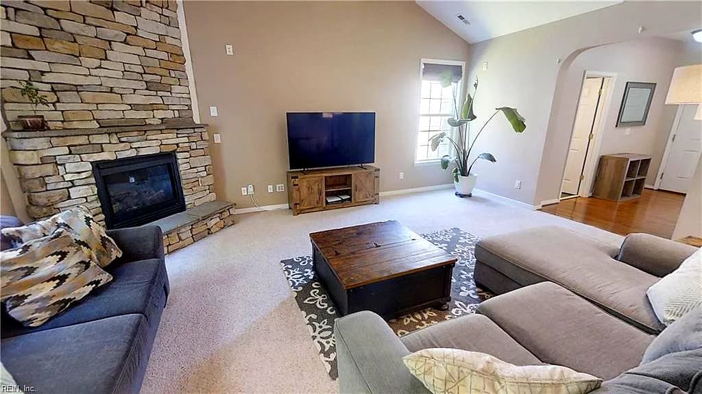 607 Queensbury LN, WILLIAMSBURG VA 23185 - Photo 4