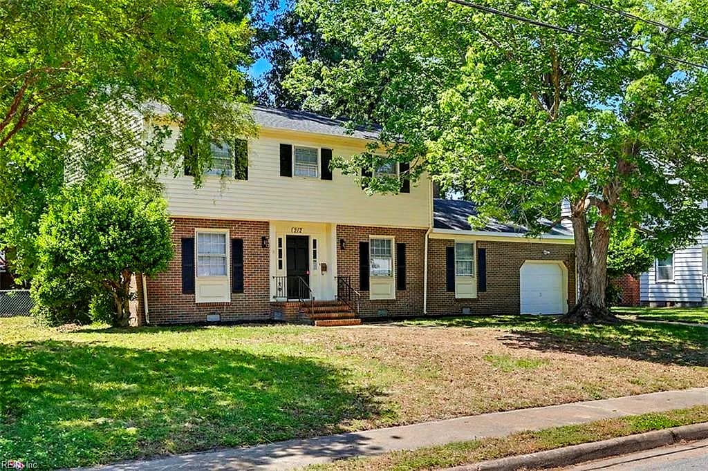 212 Watkins DR, HAMPTON VA 23669 - Photo 2