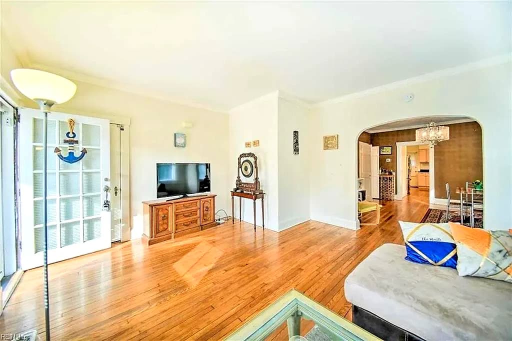930 Gates AVE, NORFOLK VA 23517 - Photo 3