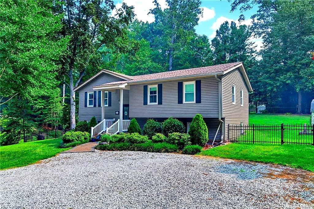 303 Marl Ravine RD, YORKTOWN VA 23692 - Photo 3