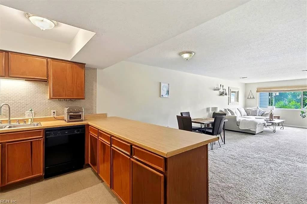 3200 Lynnhaven DR #203, VIRGINIA BEACH VA 23451 - Photo 5