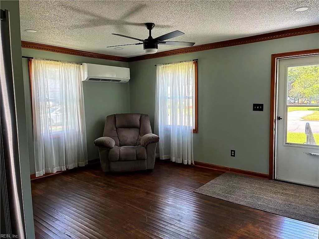 709 Walnut ST, FRANKLIN VA 23851 - Photo 5