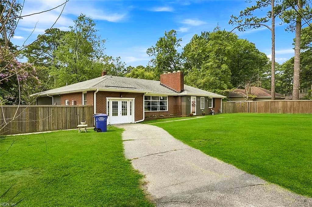 2105 Sterling Point DR, PORTSMOUTH VA 23703 - Photo 3
