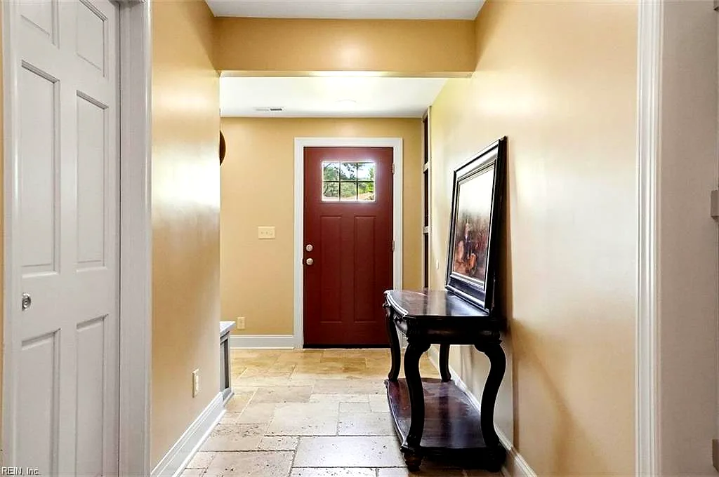 2105 Sterling Point DR, PORTSMOUTH VA 23703 - Photo 5