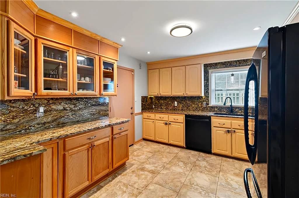 80 Croatan RD, NEWPORTNEWS VA 23606 - Photo 5