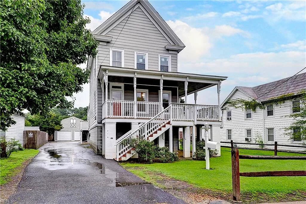 216 Beach RD, HAMPTON VA 23664