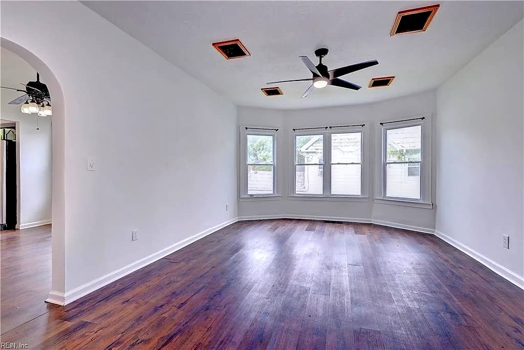216 Beach RD, HAMPTON VA 23664 - Photo 5