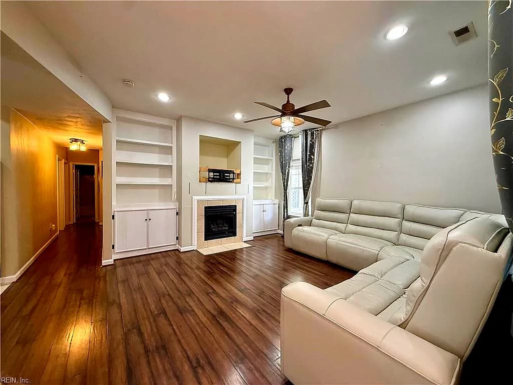 400 Coastal Walk PL #105, VIRGINIA BEACH VA 23451 - Photo 4