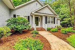 209 Bishop CIR, SMITHFIELD VA 23430 - Photo 5