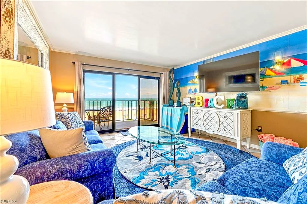 1301 Atlantic AVE #403, Virginia Beach — 2 bed Residential, 1,150 sqft