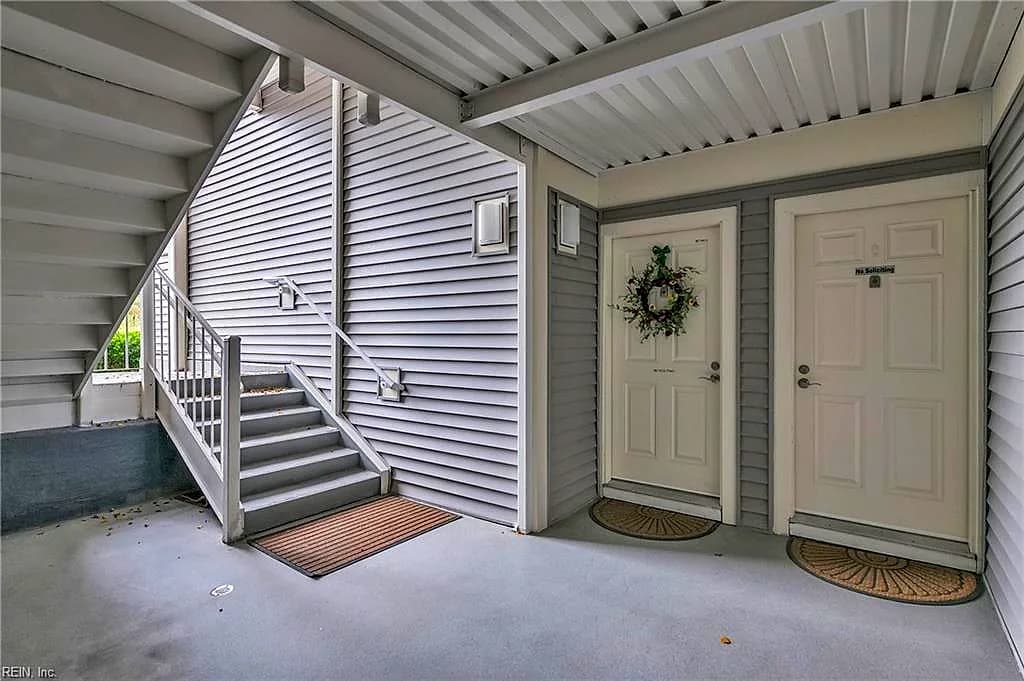 1012 Autumn Woods LN #103, VIRGINIA BEACH VA 23454 - Photo 5