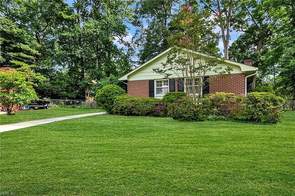 187 Corinthia DR, NEWPORT NEWS VA 23608 - Photo 5